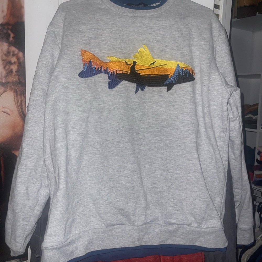 Layered Gray Graphic Women's Sweatshirt with Nature Design